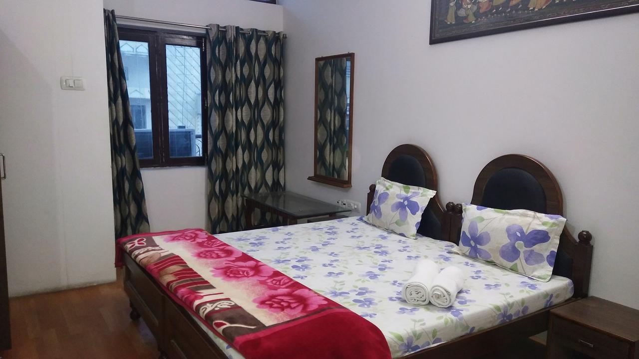 Ishan Paying Guest House Varanasi Exterior photo