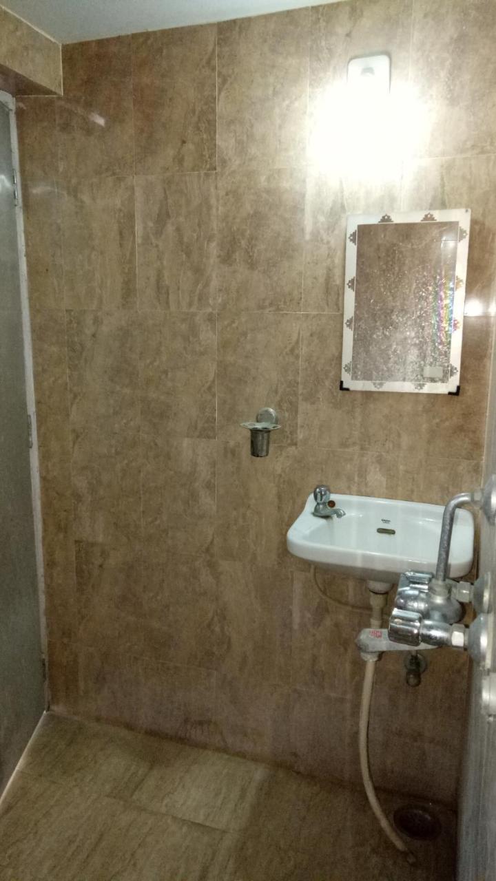 Ishan Paying Guest House Varanasi Exterior photo