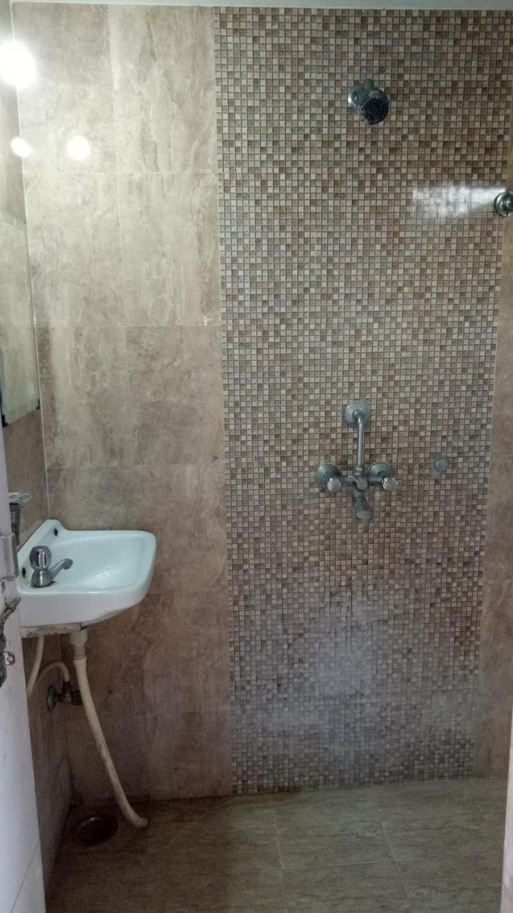 Ishan Paying Guest House Varanasi Exterior photo