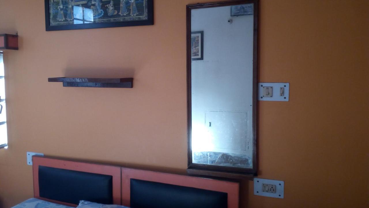 Ishan Paying Guest House Varanasi Exterior photo